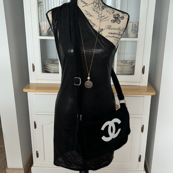 SEXY BLACK SHIMMER ONE SHOULDER DRESS - Picture 4 of 8